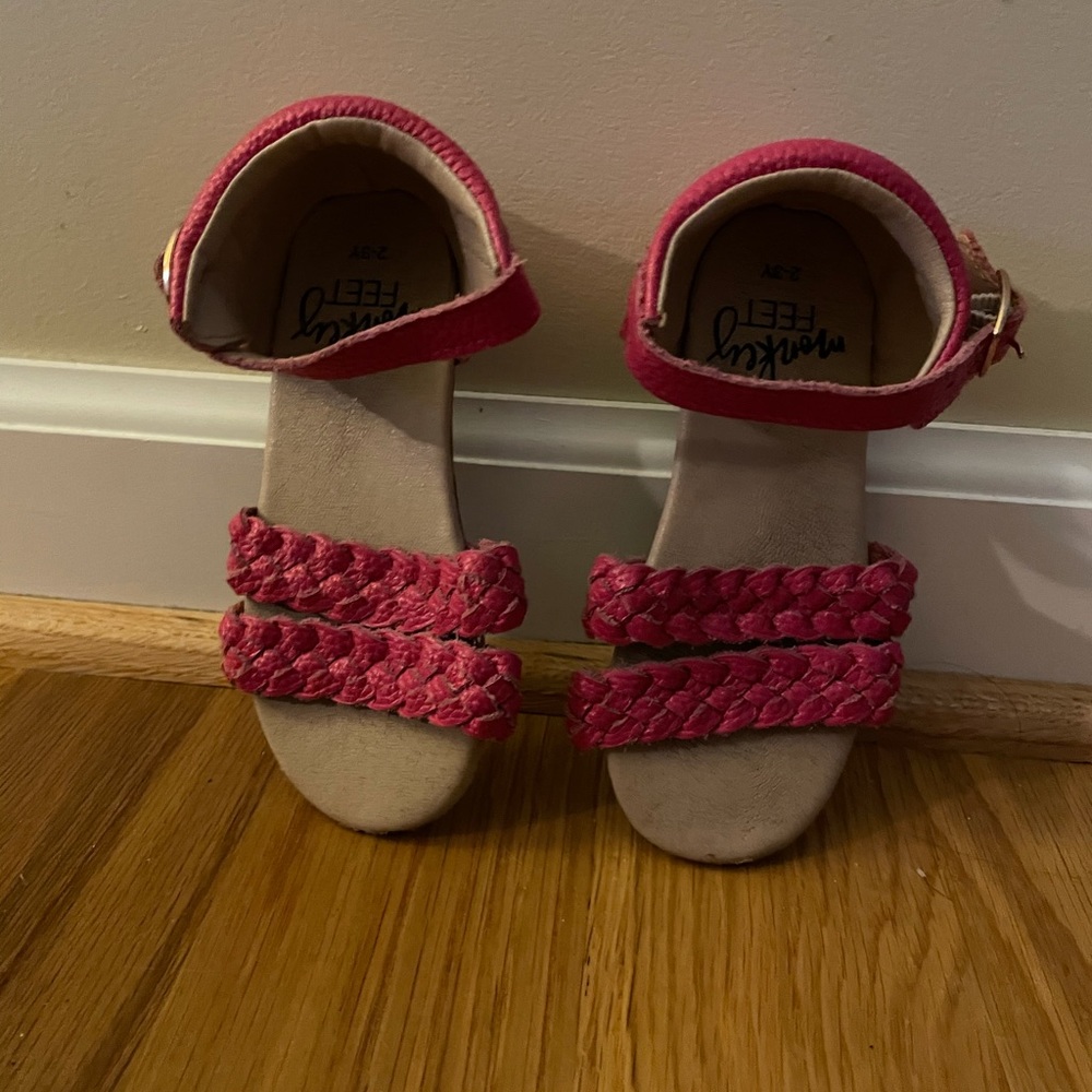🌹🌹Monkey Feet little girl’s sandals